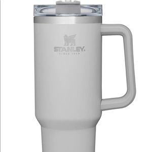 Stanley Quencher 40 oz. Various colors. Will post more pics tomorrow.